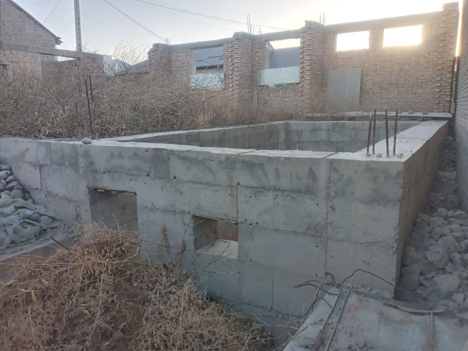 Курилиши тугалланмаган ховли сотилади