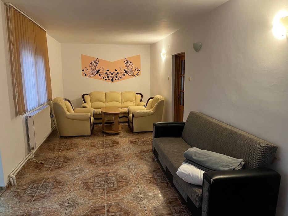 Închiriez parter casa pe termen lung