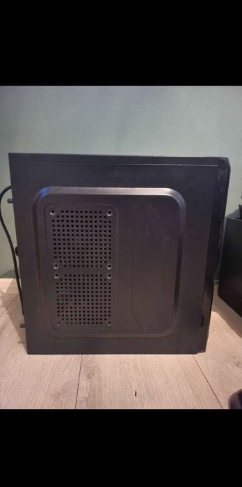 Настолен компютър asus