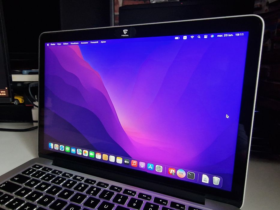 MacBook Pro 13 Retina (Early 2015) – i5 / 8GB RAM / SSD 256GB