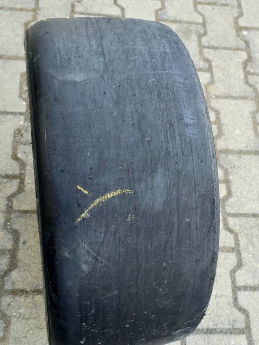 235 620 17 Hankook слик 1 бр.