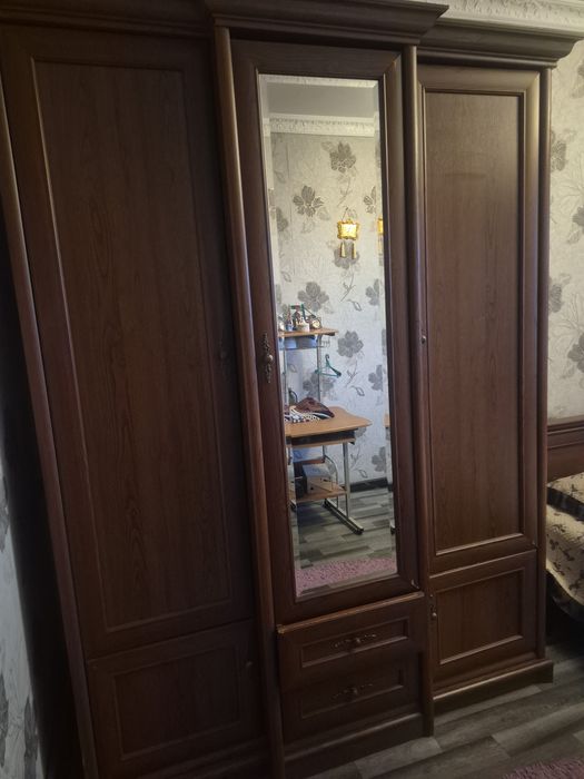 Продам спальный гарнитур