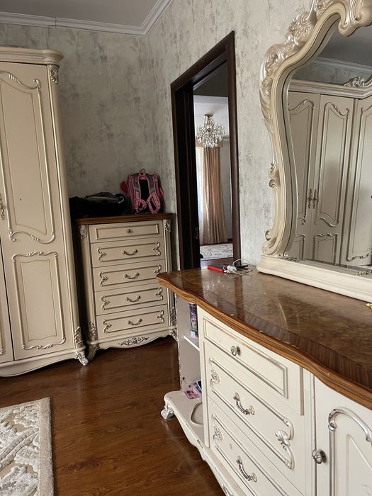 Срочно продам спальный гарнитур