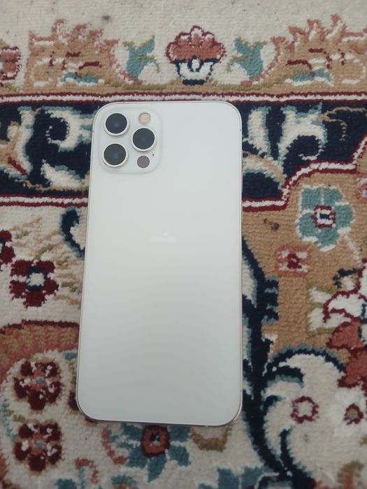 Айфон 12 пол сатылады