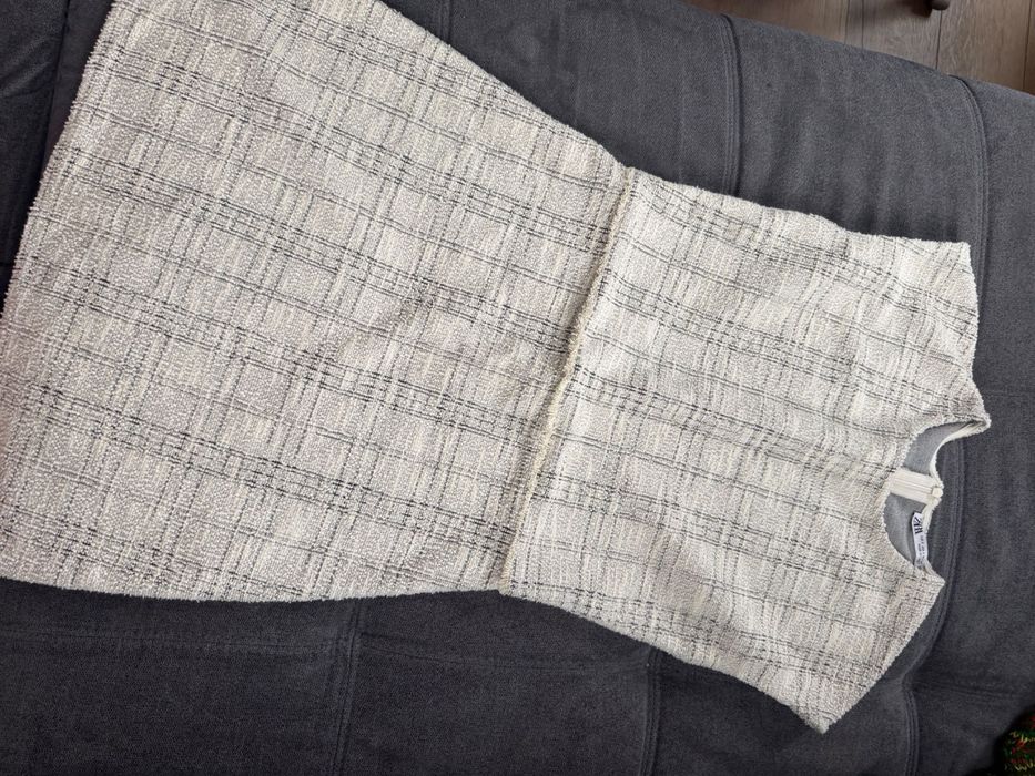 Къса модерна рокля