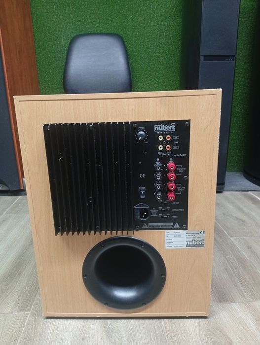Активен субуфер 12-ска Nubert nuBox AW-880