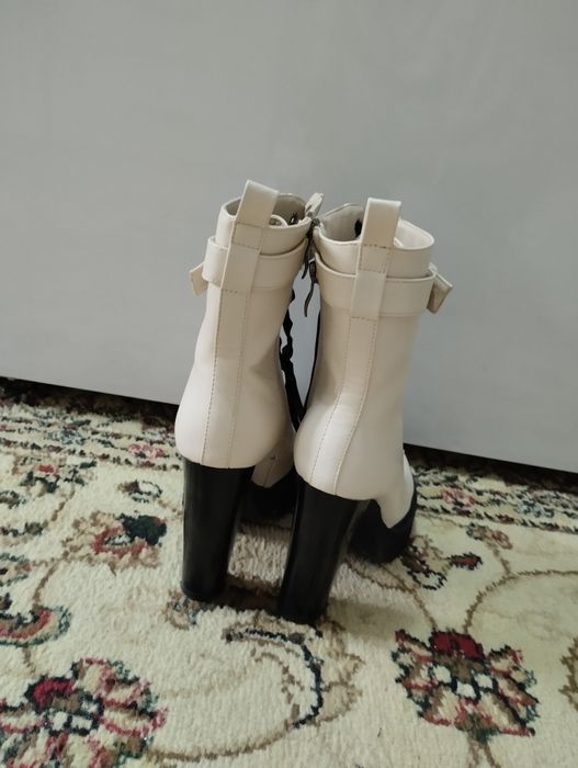 Сапоги на каблуке