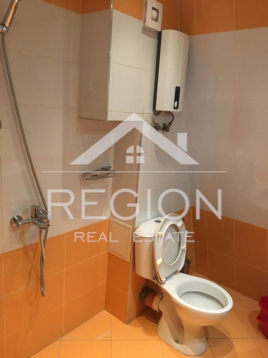 Дава се под наем Тристаен апартамент в Варна, Червен площад - 80 кв.м за 612 € - Снимка #10