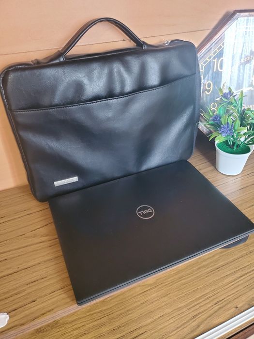 Лаптоп Dell latitude i5-7300U 12,5 инча 256gb SSD 16RAM с подсветка