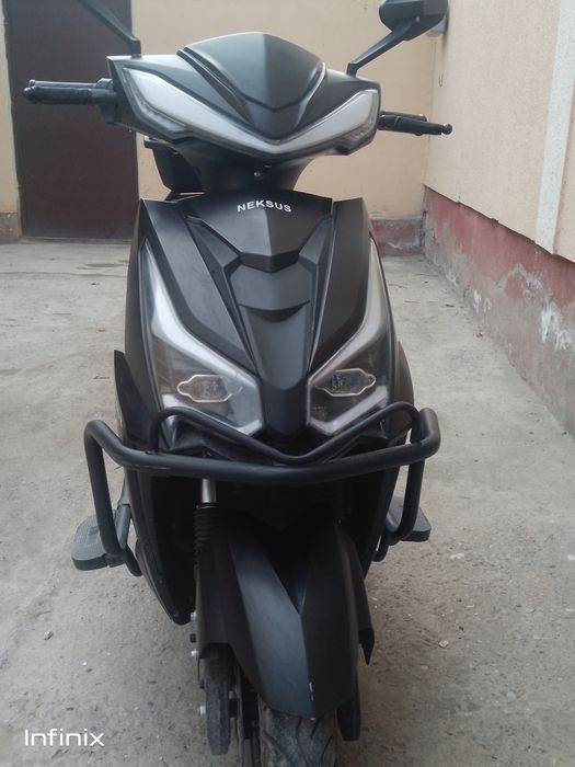 Скутер сотила.ди холати зур 
5