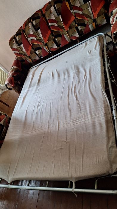 Разтегателен диван