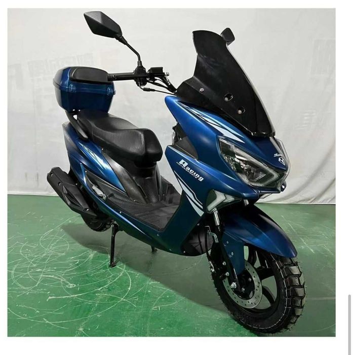 Скутер бензиновый