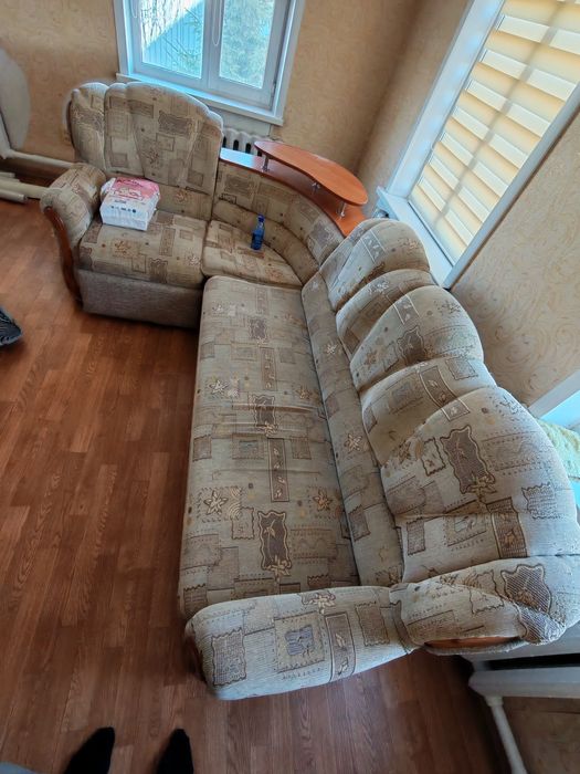 Продам диван недорого