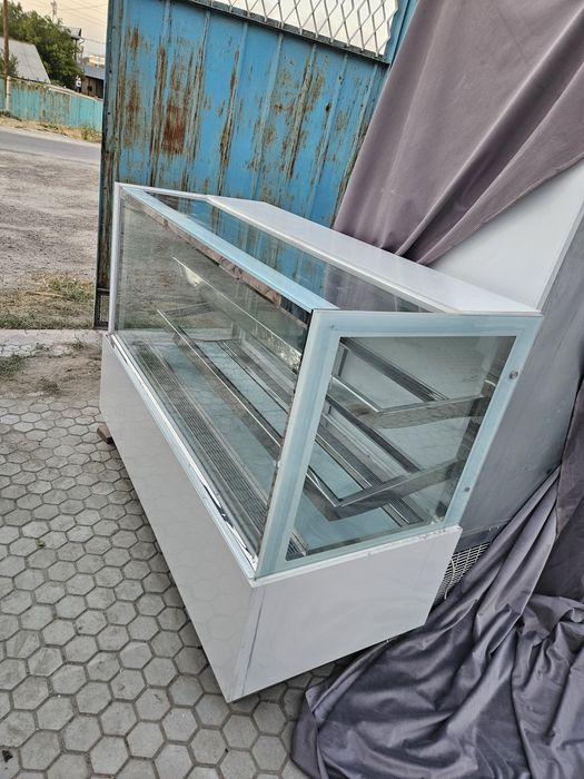 Витринный холодильник