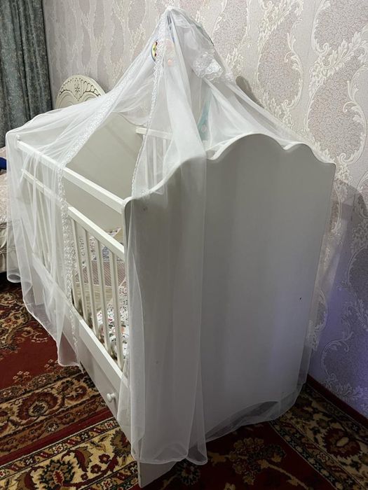 Манеж с маятником