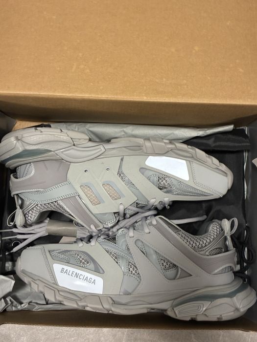 vand balenciaga track marime 42