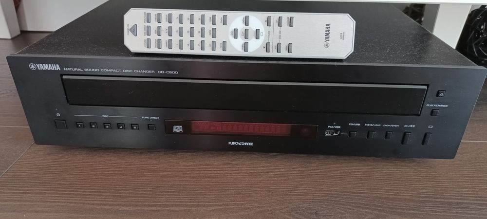 Yamaha cd player / 5 disc changer CD-C 600