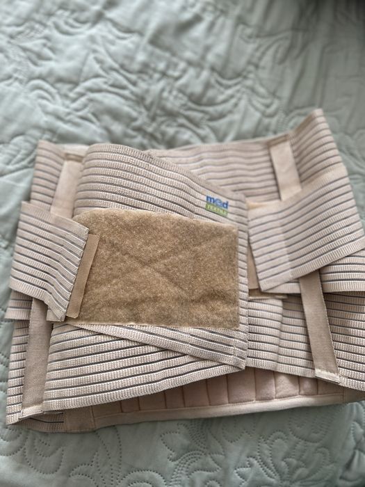 Корсет жесткий!!!