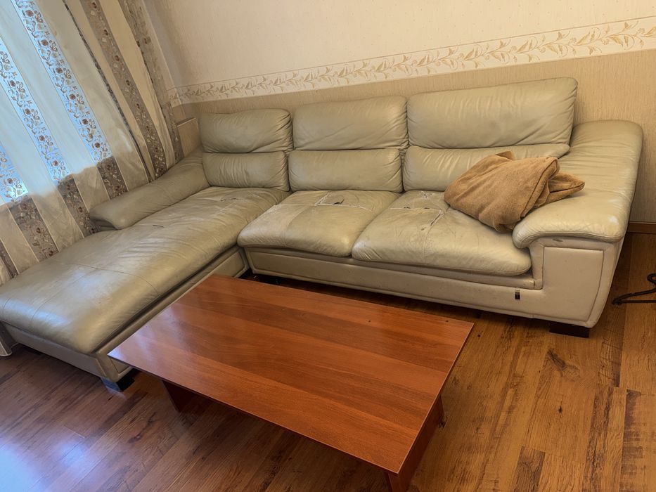 Срочно продам диван