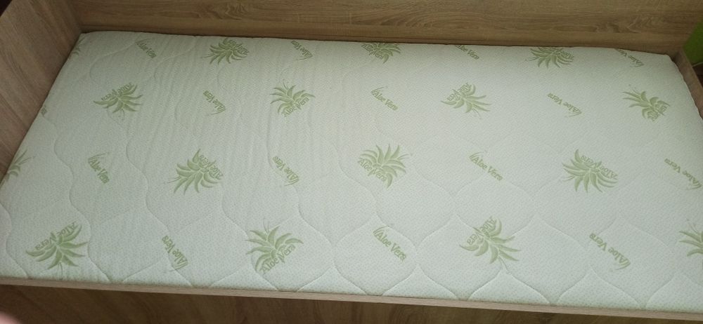 Единично Легло 90/200 с матрак и рамка