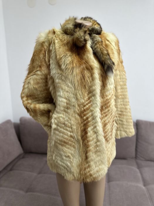 Haina de blana naturala de vulpe