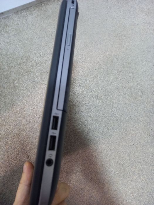 Laptop intel i5,ssd,baterie noua 8gb ram