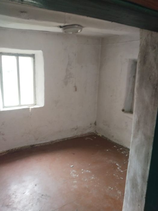 Продам дом в районе базара первой школы