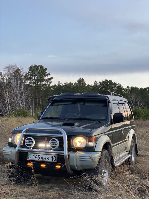 Mitsubishi Pajero 2