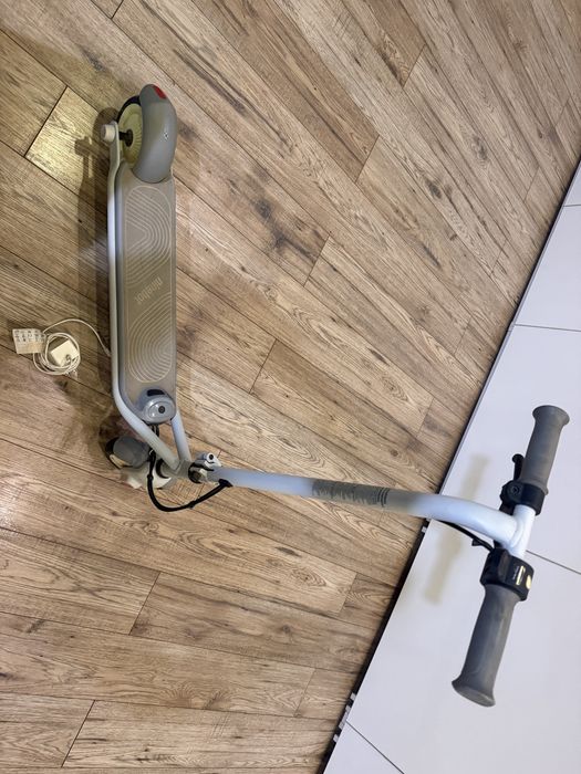 Trotineta electrica Segway Ninebot Zing C8