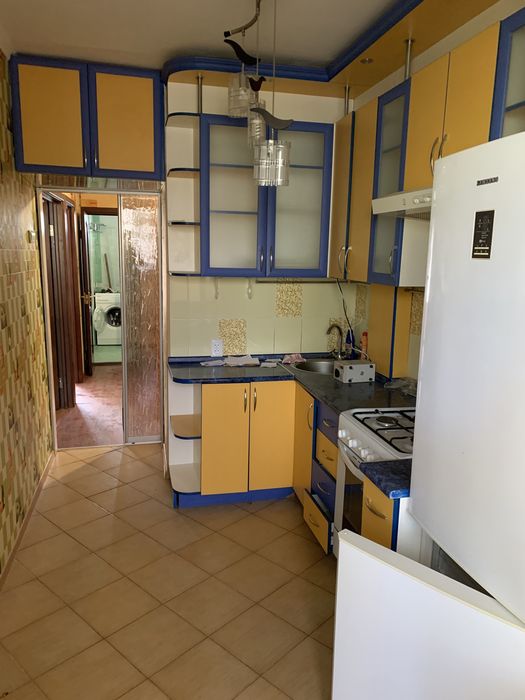 Продается трех комнатная квартира