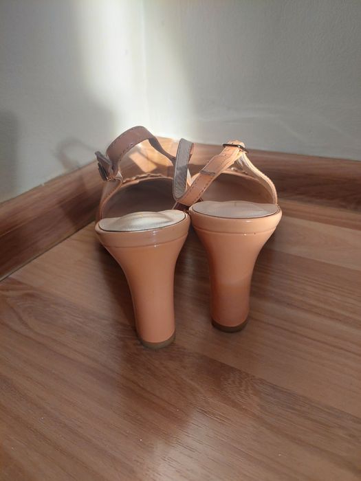 Женские туфли 37 размера