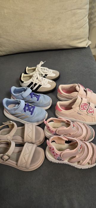 Детскую обувь 5 пар