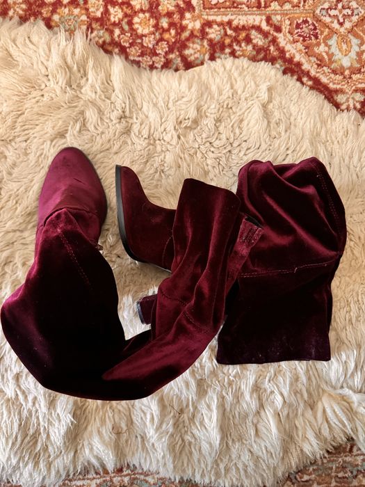 Cizme catifea, culoare superba, 38, purtate foarte putin, comode