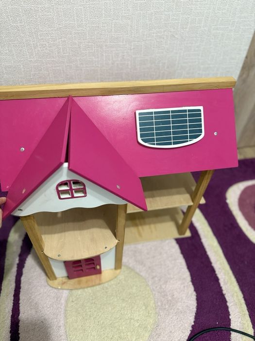 Продам деревянный игрушечный домик