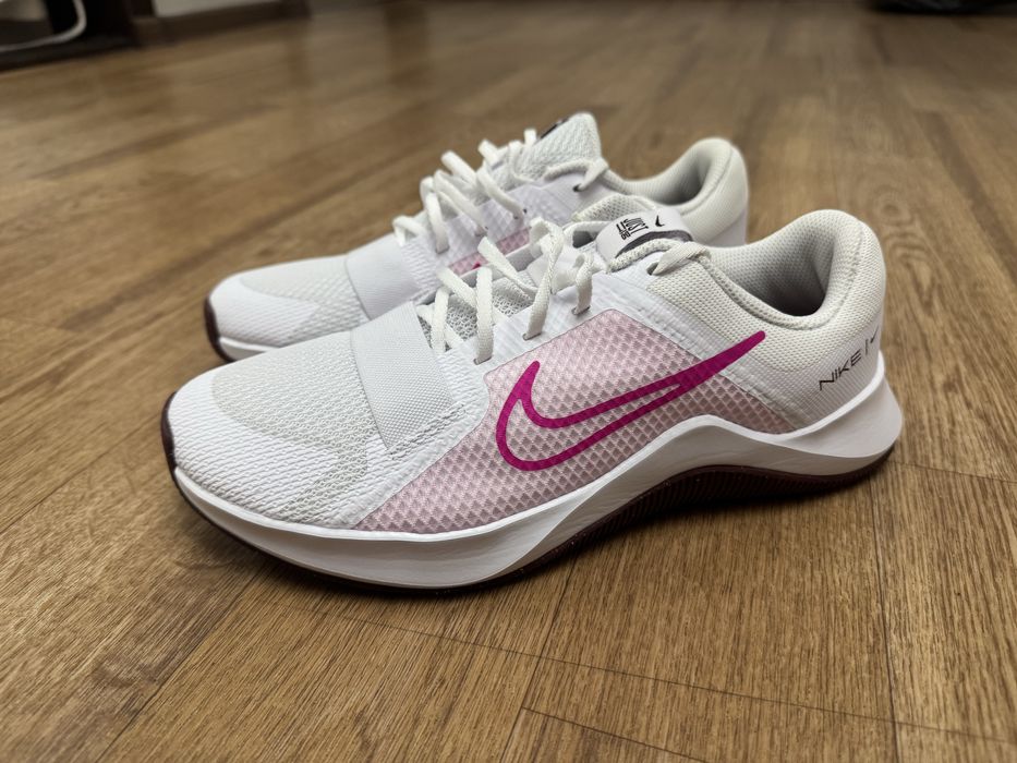 Кроссовки nike женские