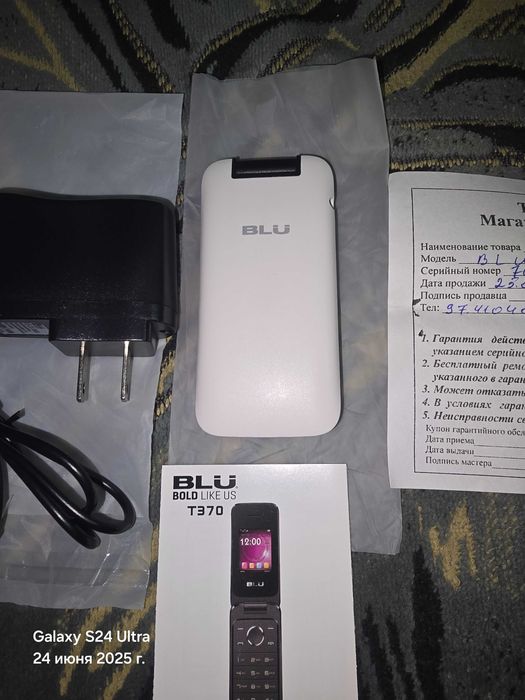 Телефон Blu Diva Flex