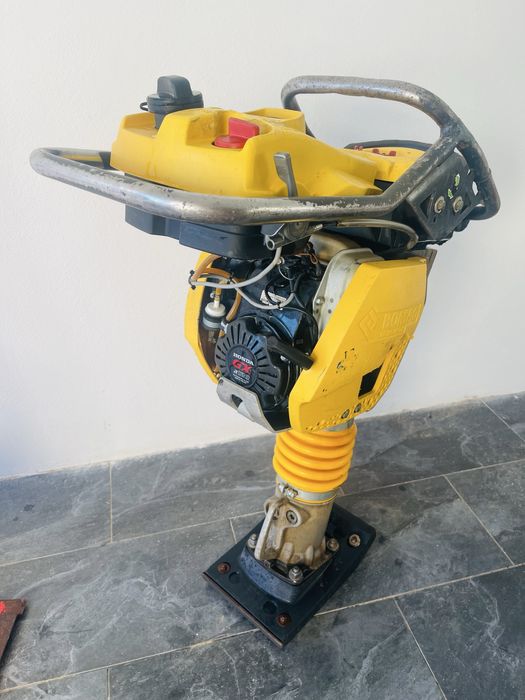 Bomag BT 60 mai compactor cangur batut pamant