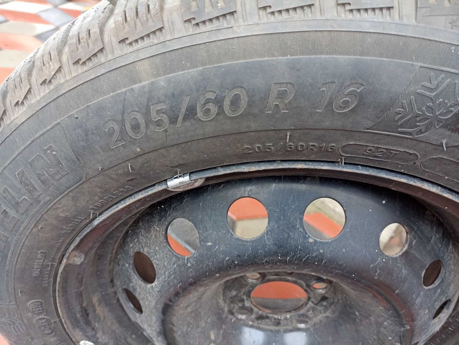 anvelop 205\60\16 micelin cu genta gata echlibrate si umflate de iarna