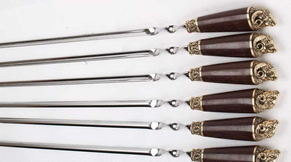 Достойный  подарок для мужчин - набор шампуров "Овен"