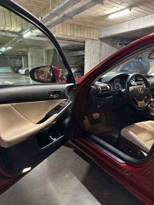 Lexus IS 300H Luxury Line