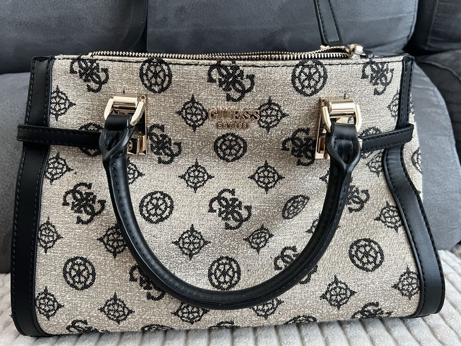 Чанта Guess оригинална