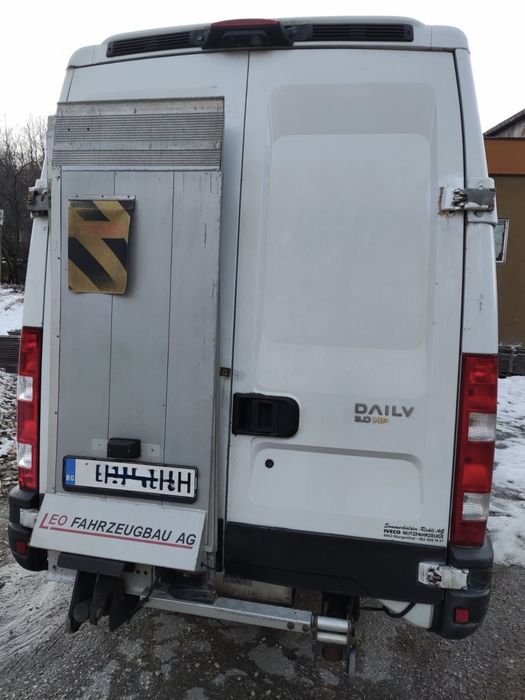Хидравлична товарна рампа за Iveco Daily – 600 кг
