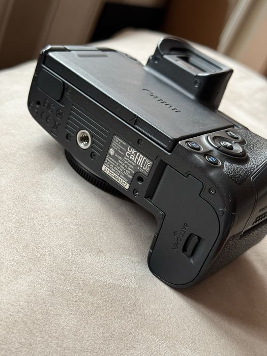 Фотоапарат Canon R