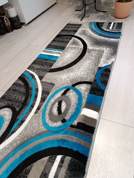 Пъстра пътека с геометрични фигури