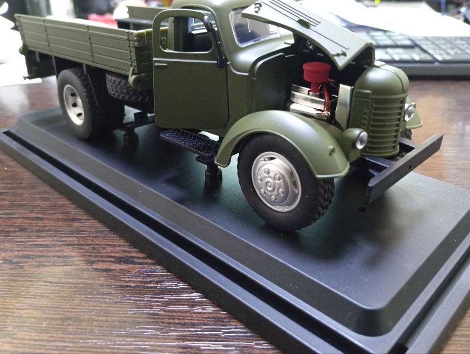 Модель Грузовик военный