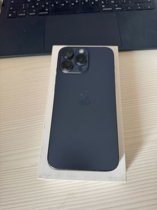 IPhone 15 pro max Blue Titanium