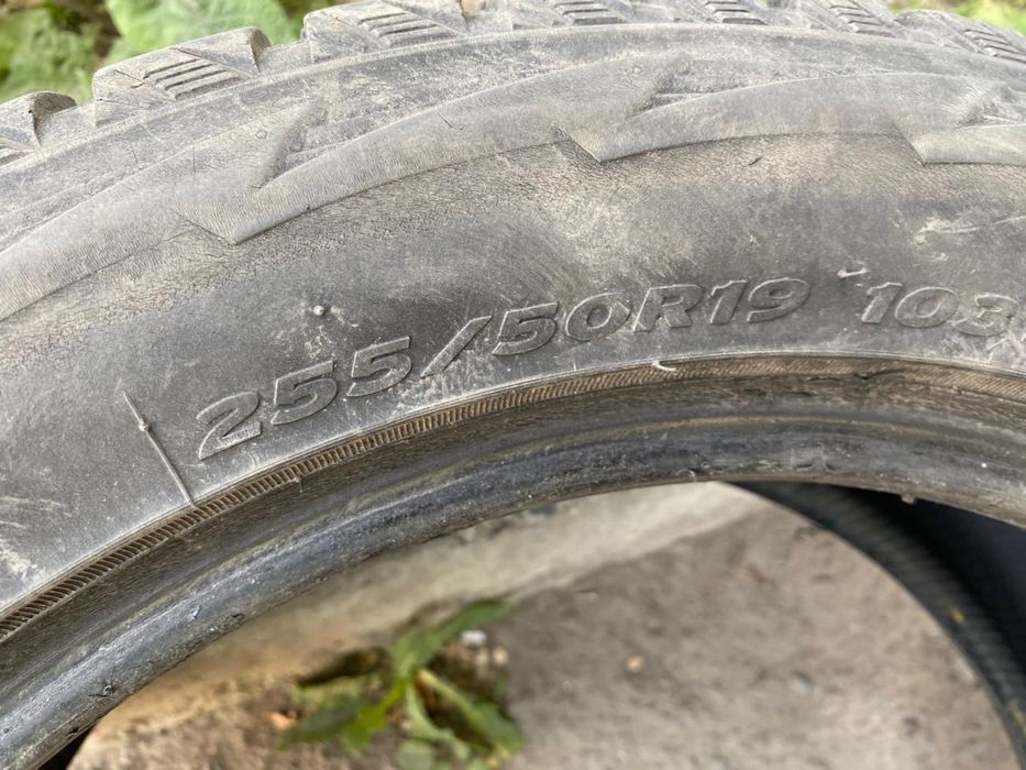 Продам дешево покрышки от Х5