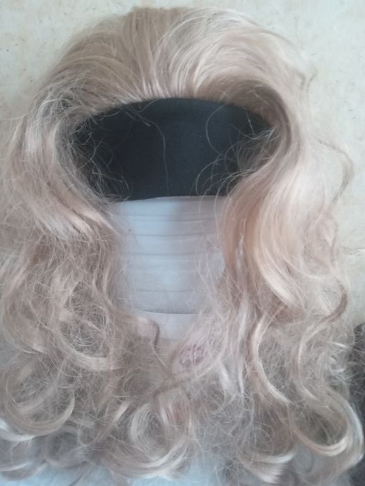 Продам парик .г Рудный.