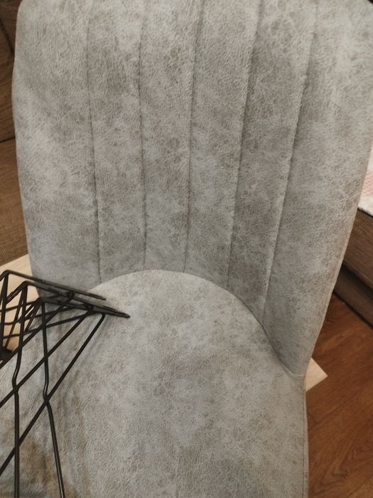 Нови трапезни столове 6 броя.