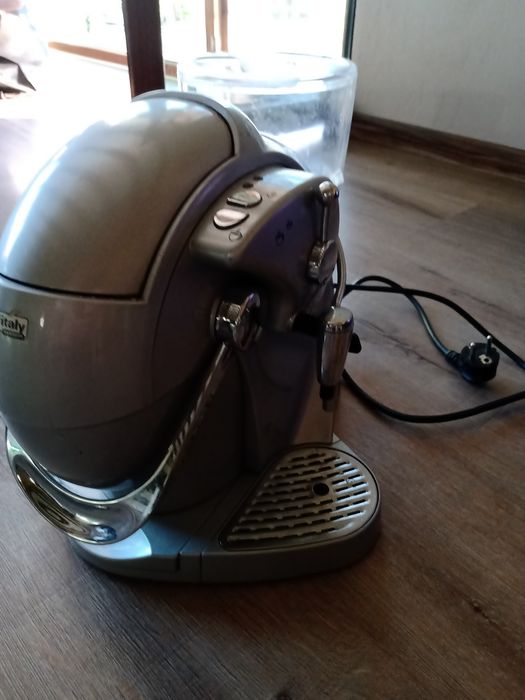 Продавам Кафе машина.